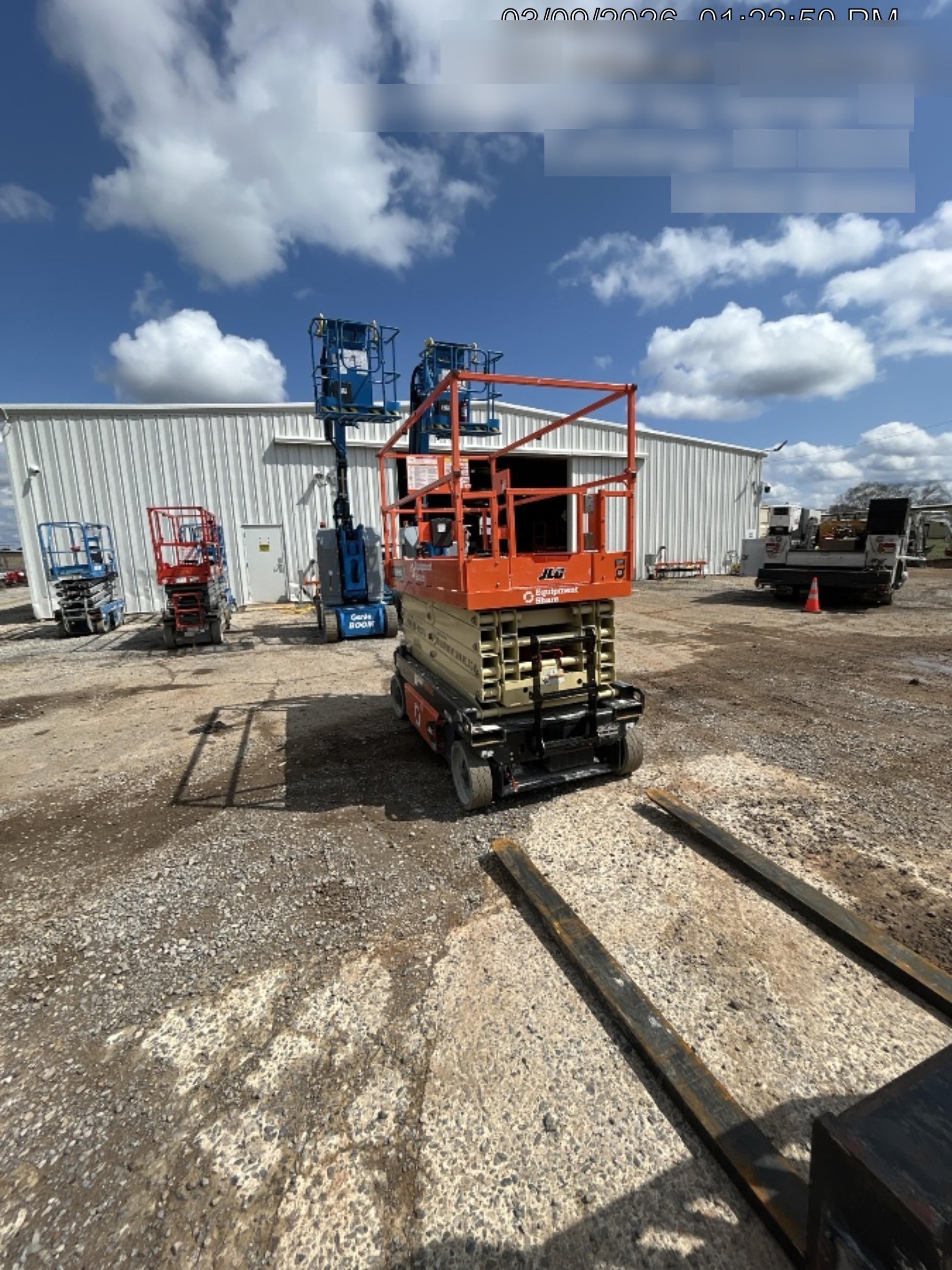 2025 JLG ES3246