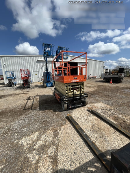 2025 JLG ES3246