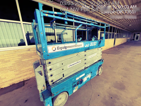 2017 Genie GS-3232 Genie GS3232 Lift w/Folding Rails and Swing Gate
