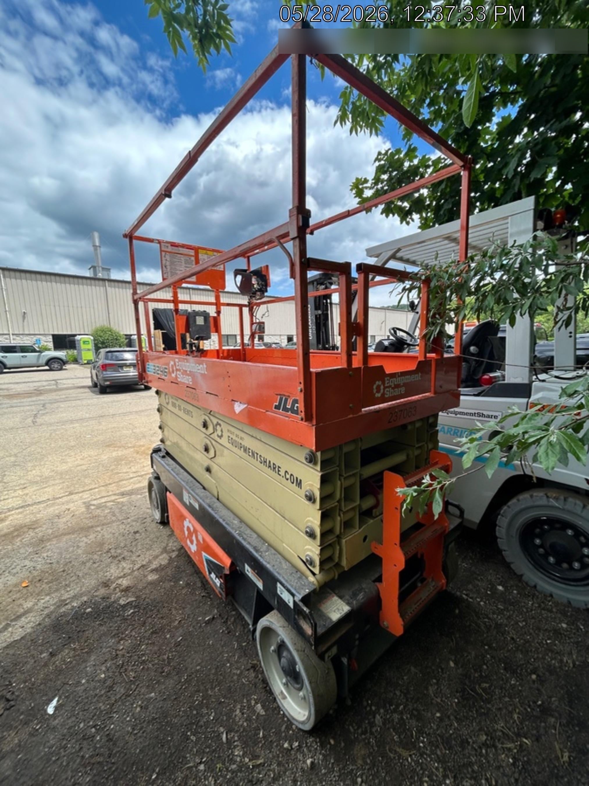 2022 JLG ES3246