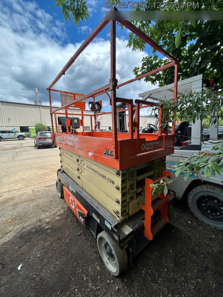 2022 JLG ES3246