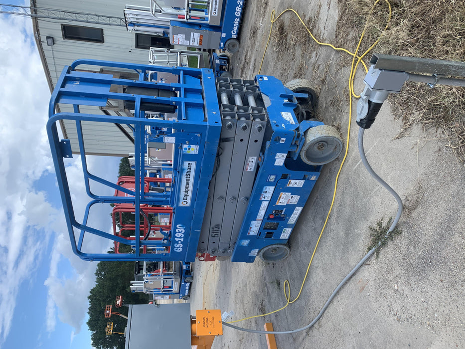 2019 Genie GS-1930 Fixed Rails with Chain Entry