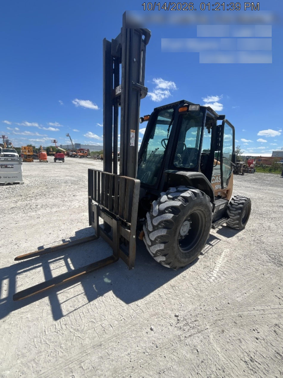 2022 CASE 586H