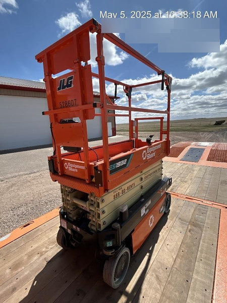 2025 JLG ES1932