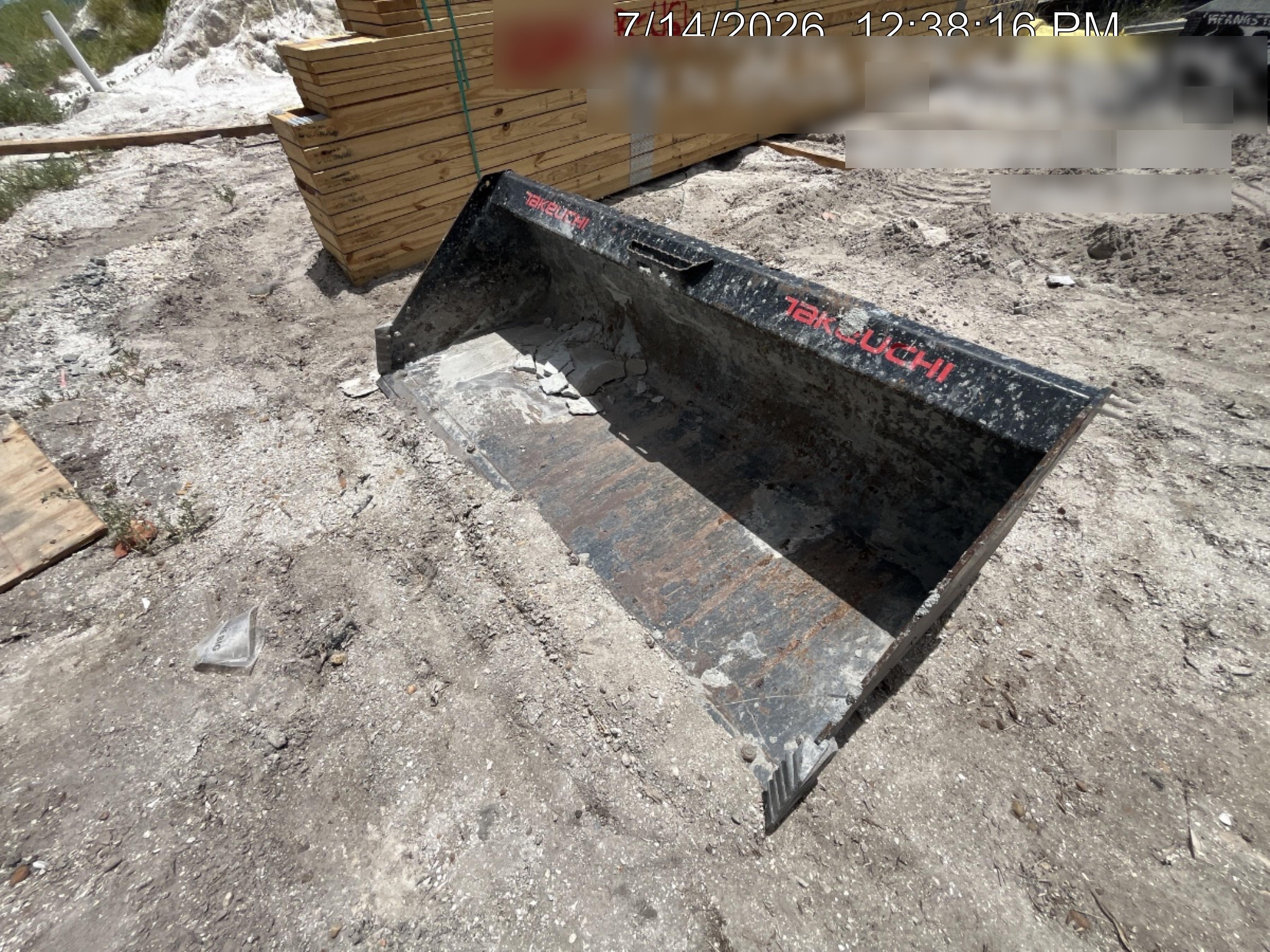 2025 TAKEUCHI 80" Smooth Bucket - Takeuchi