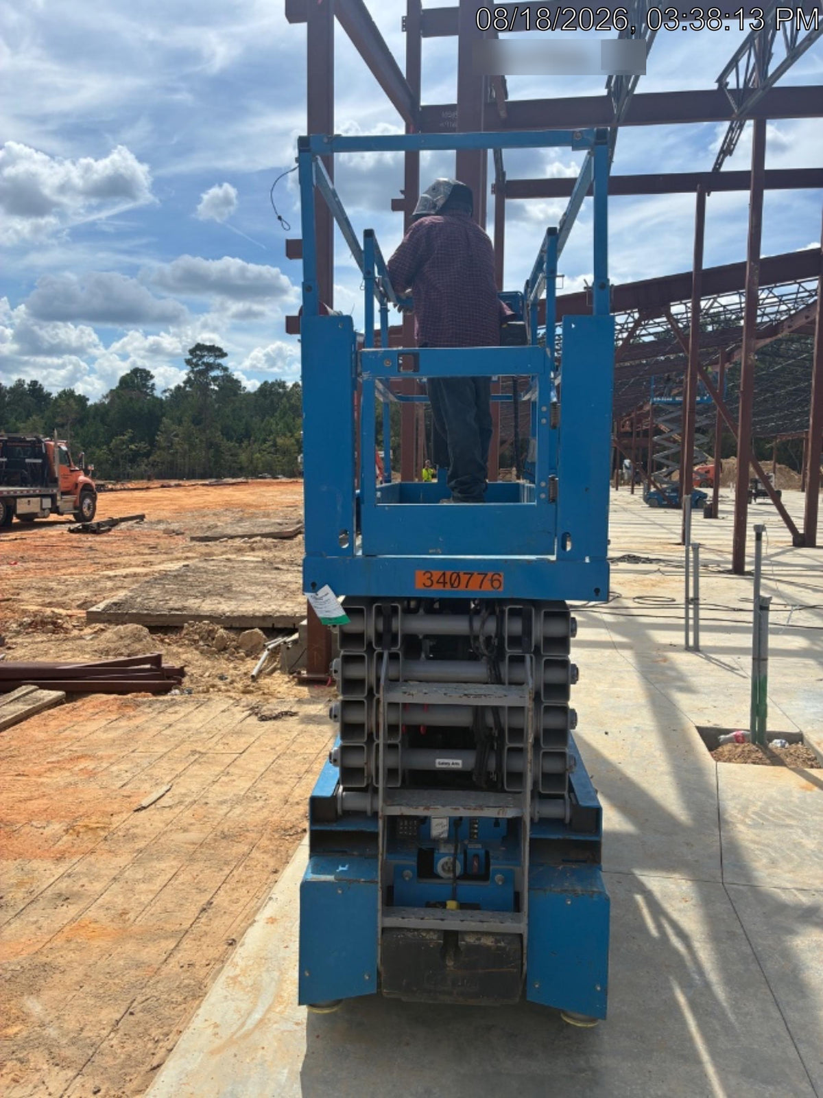 2023 GENIE GS-3232
