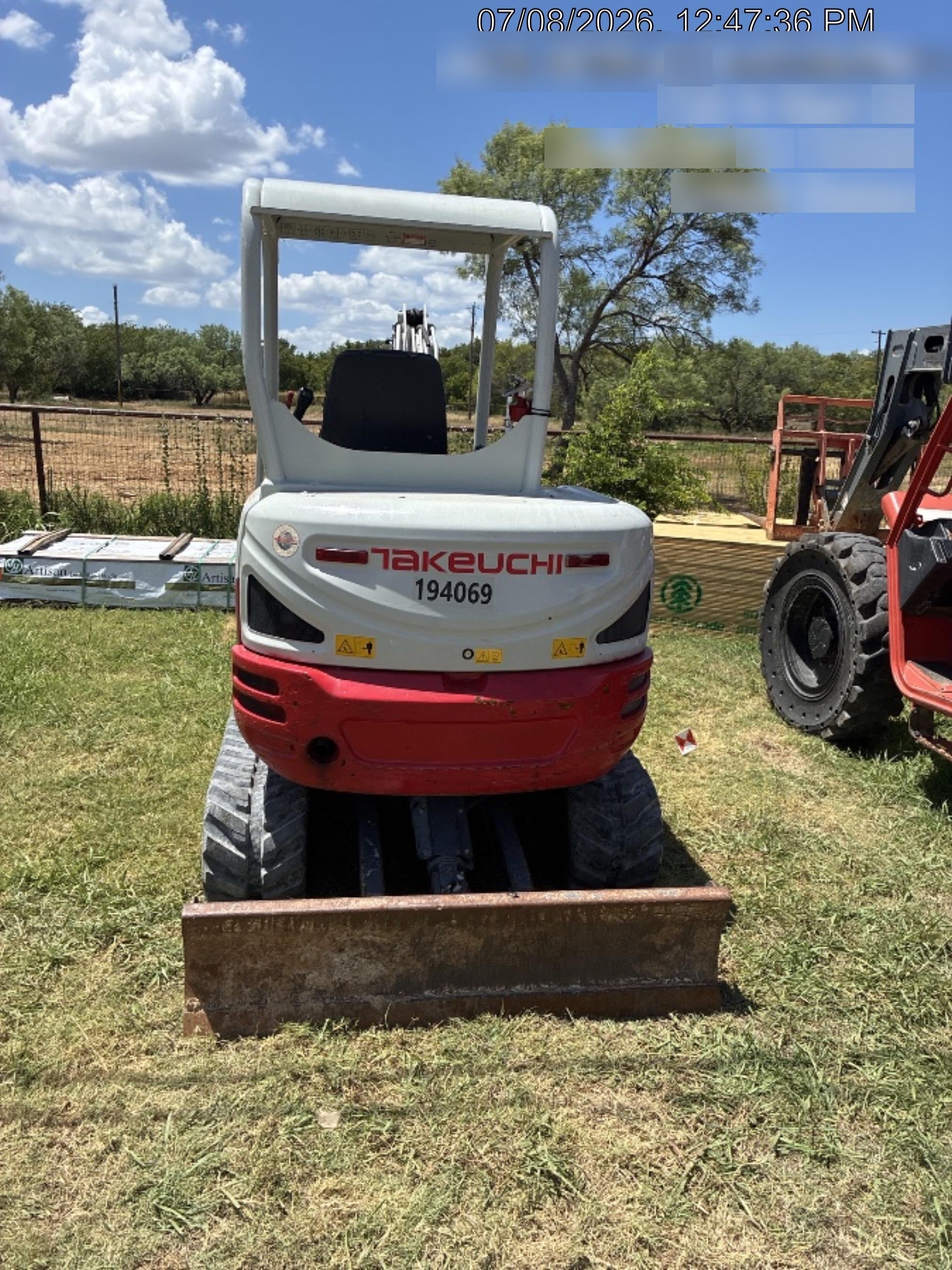 2021 TAKEUCHI TB235-2R