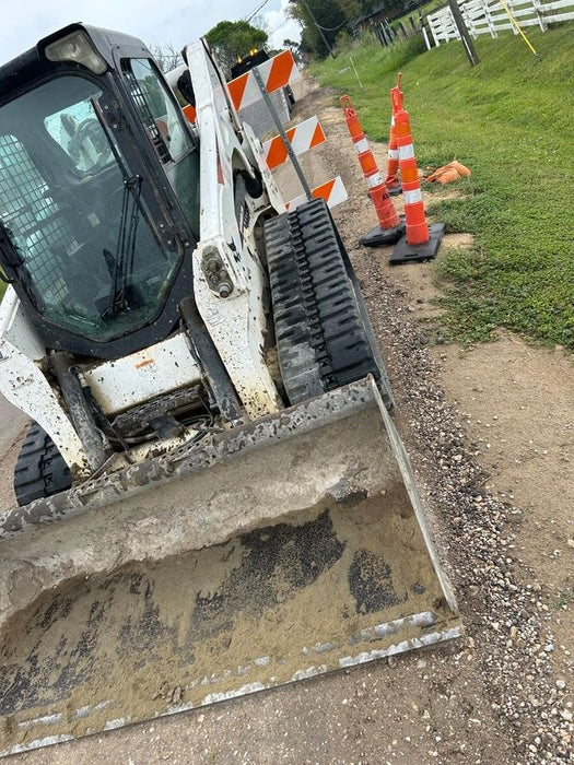 2020 Bobcat T740 74Hp T4, Cab/Heat/Air, Selectable Joystick Controls, Aux Hydraulics, Backup Alarm, P29 Performance Package, Rubber Tracks, Auto Ride Control, Reversing Fan, 7-Pin Attachment Control Kit