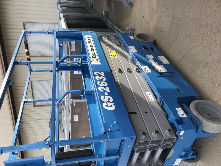 2019 Genie GS-2632 Folding rails with half height swing gate
