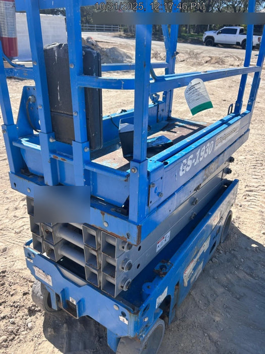 2019 Genie GS-1930 Fixed Rails with Chain Entry