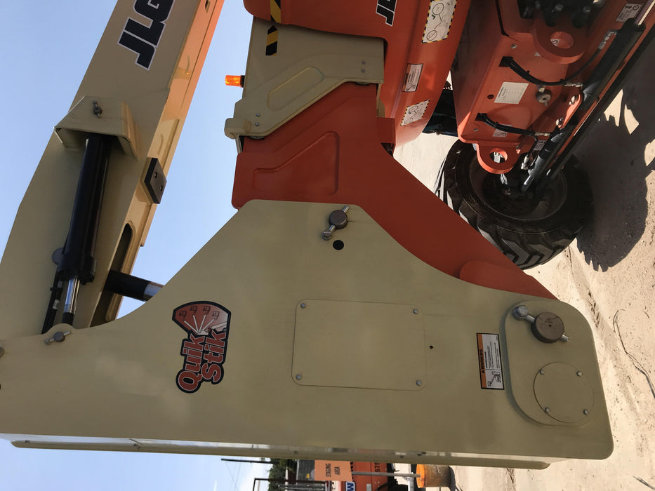 2019 JLG 800AJ