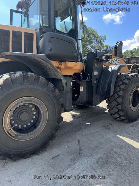 2018 Case 821G CLOSED CAB, JRB 418 STYLE HYD COUPLER