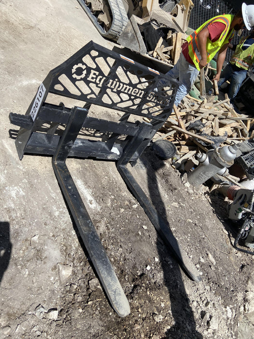 2022 PALADIN 48" Pallet Forks - Paladin