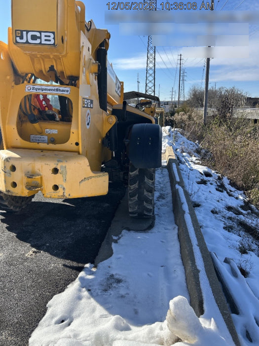 2019 JCB 512-56 Canopy, 109 HP, Solid Tires, STD Worklight, Beacon, Aux Hydraulics, Lifting Eye, Back up Alarm w/66" Carriage/60" Forks