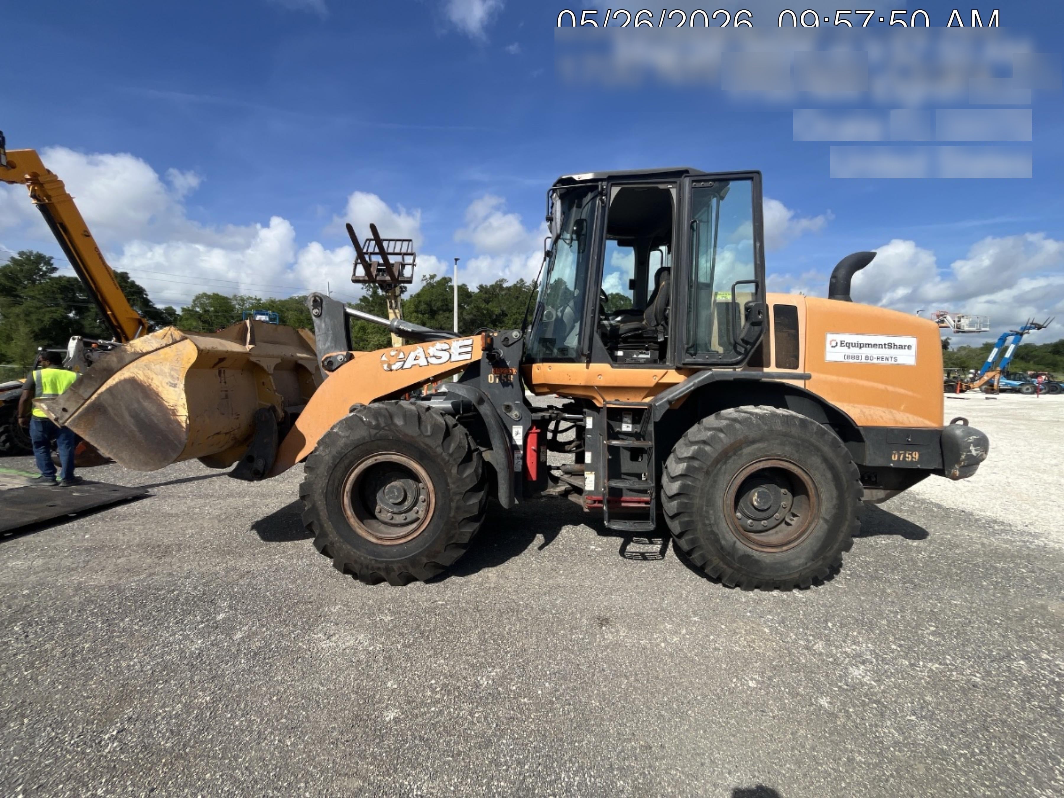 2018 CASE 621G