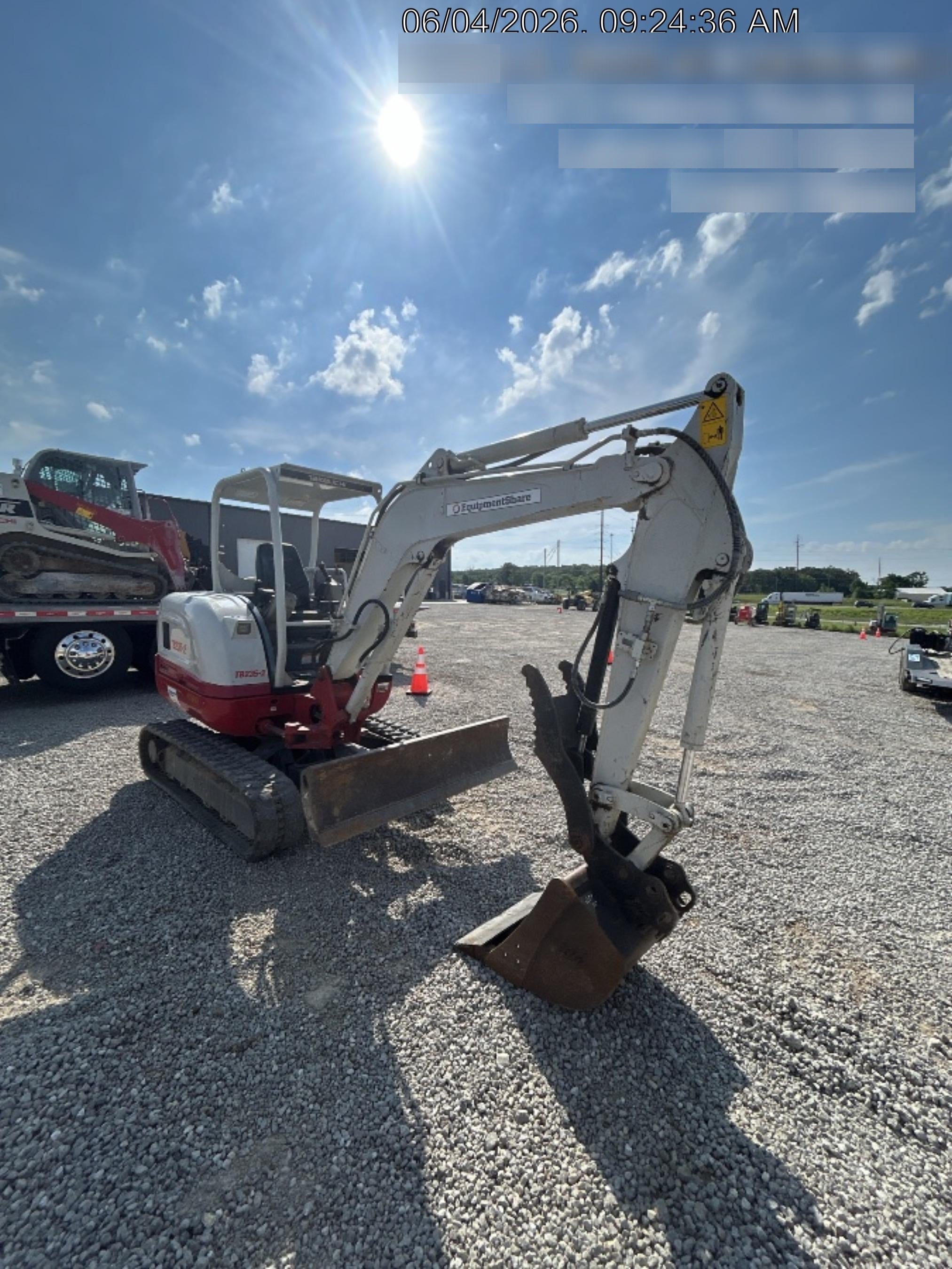 2022 TAKEUCHI TB235-2R