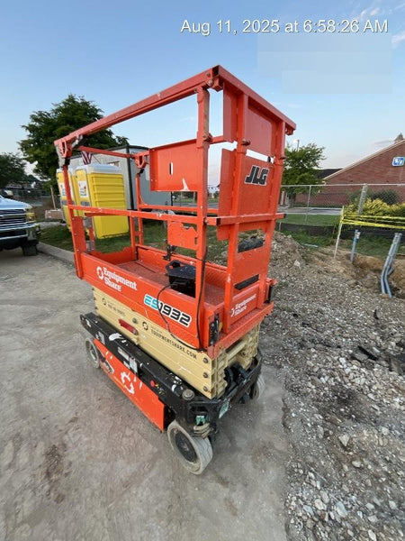 2022 JLG ES1932