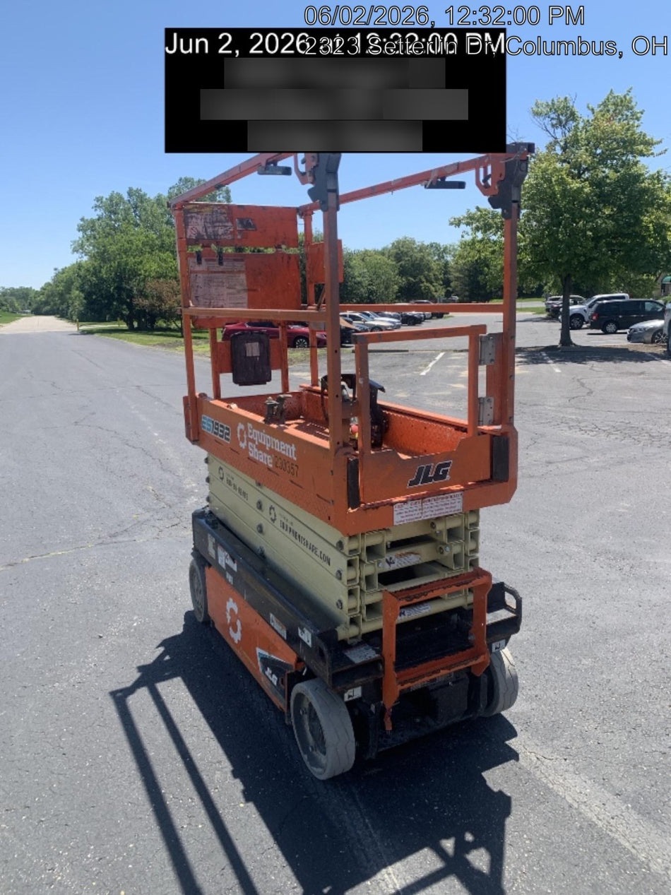 2022 JLG ES1932