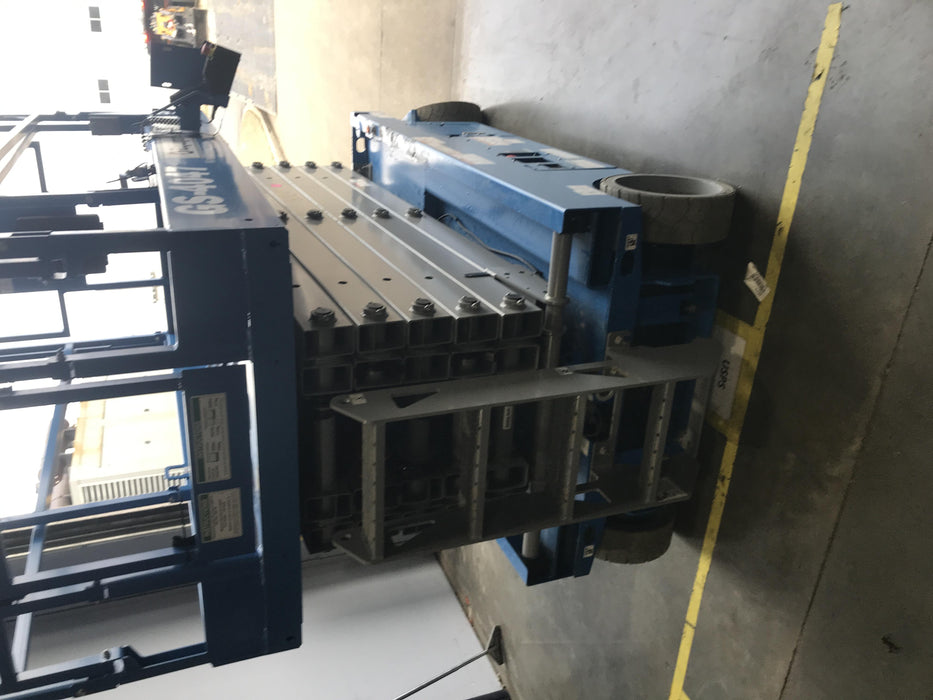 2019 Genie GS-4047 Folding rails with half height swing gate