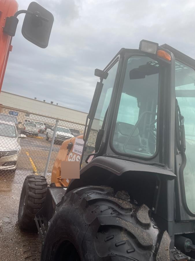 2022 CASE 588H