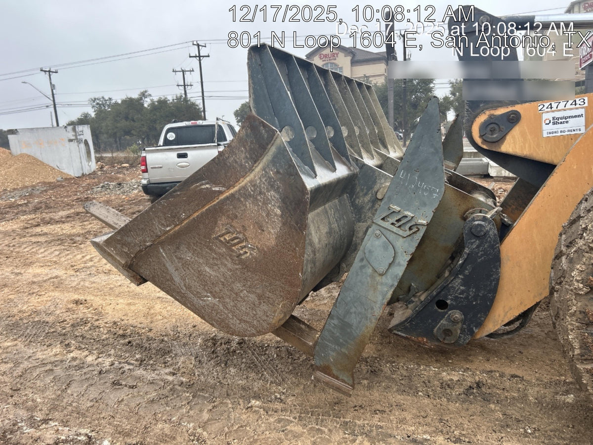 2022 CASE 821G