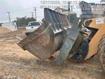2022 CASE 821G