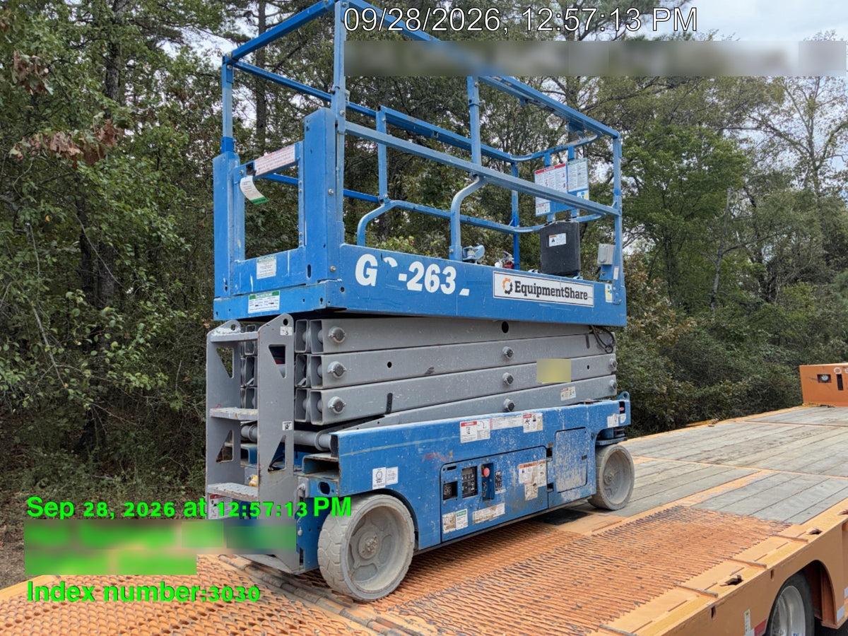 2019 Genie GS-2632 Folding rails with half height swing gate