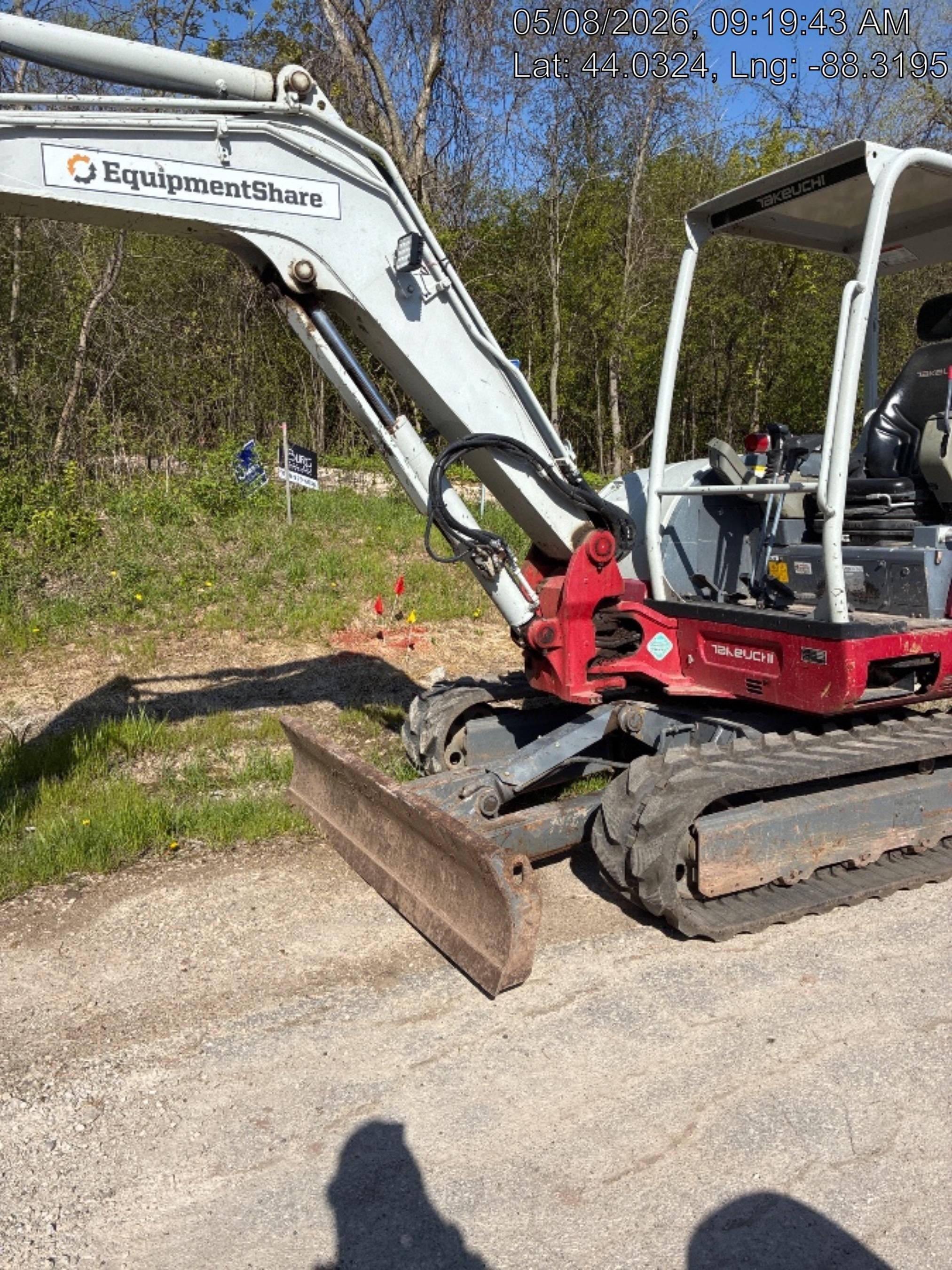 2019 Takeuchi TB260 Takeuchi TB260 Canopy w/Rubber Tracks, Auxiliary Hydraulics, Standard Blade, Manual QC, 12 / 18 / 24" Buckets, Hydraulic Thumb Installed