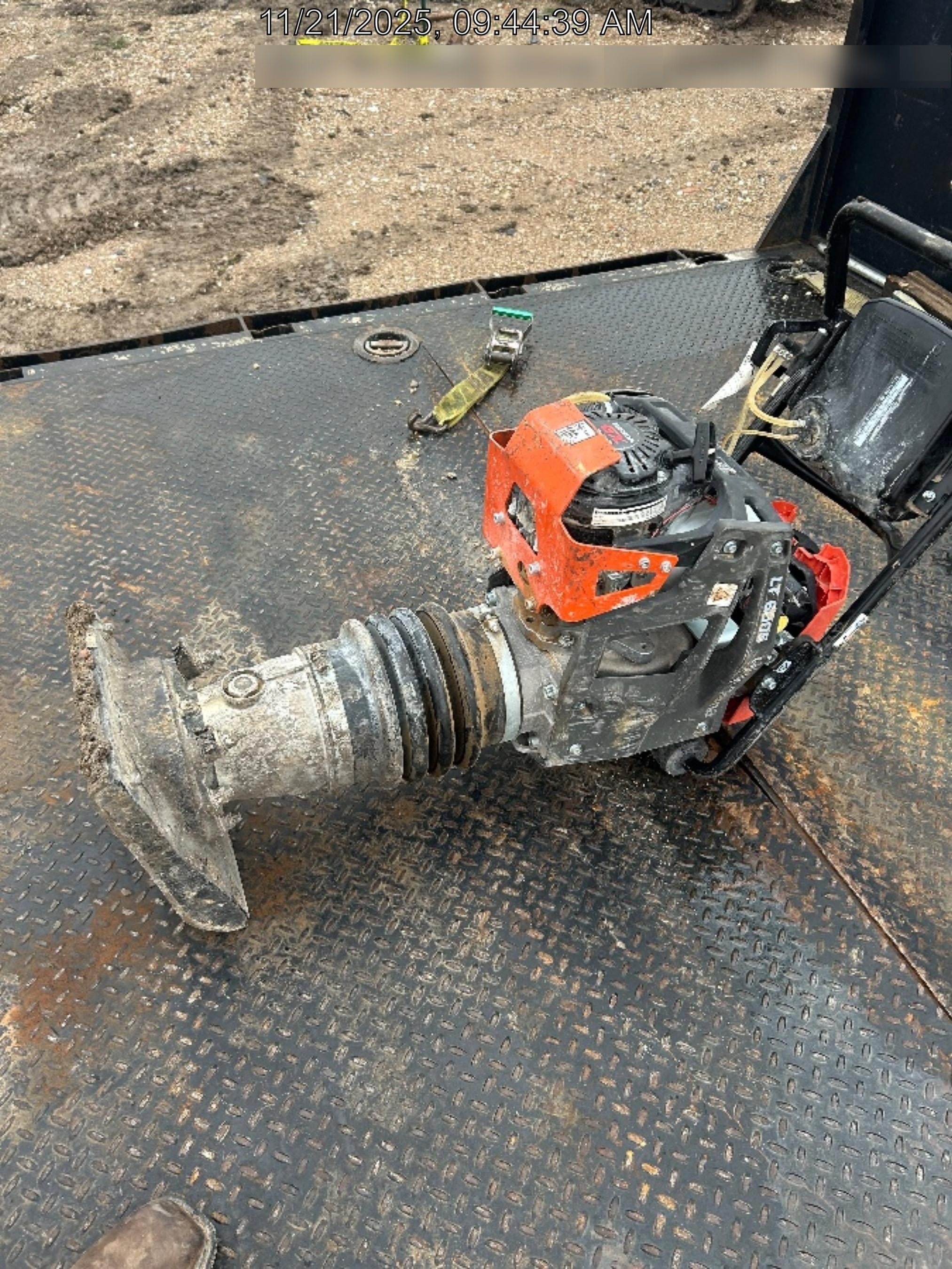 2025 HUSQVARNA LT6005