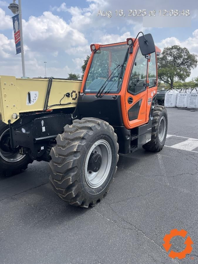 2025 JLG 1732