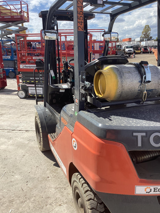 2022 TOYOTA 50-8FGU25