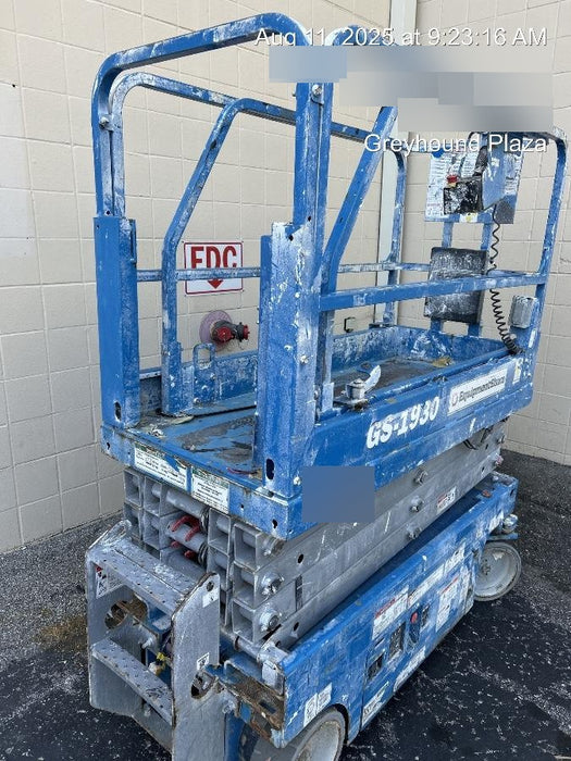 2020 Genie GS-1930 Solid Non Marking Tires, Beacon, Folding rails with half height swing gate