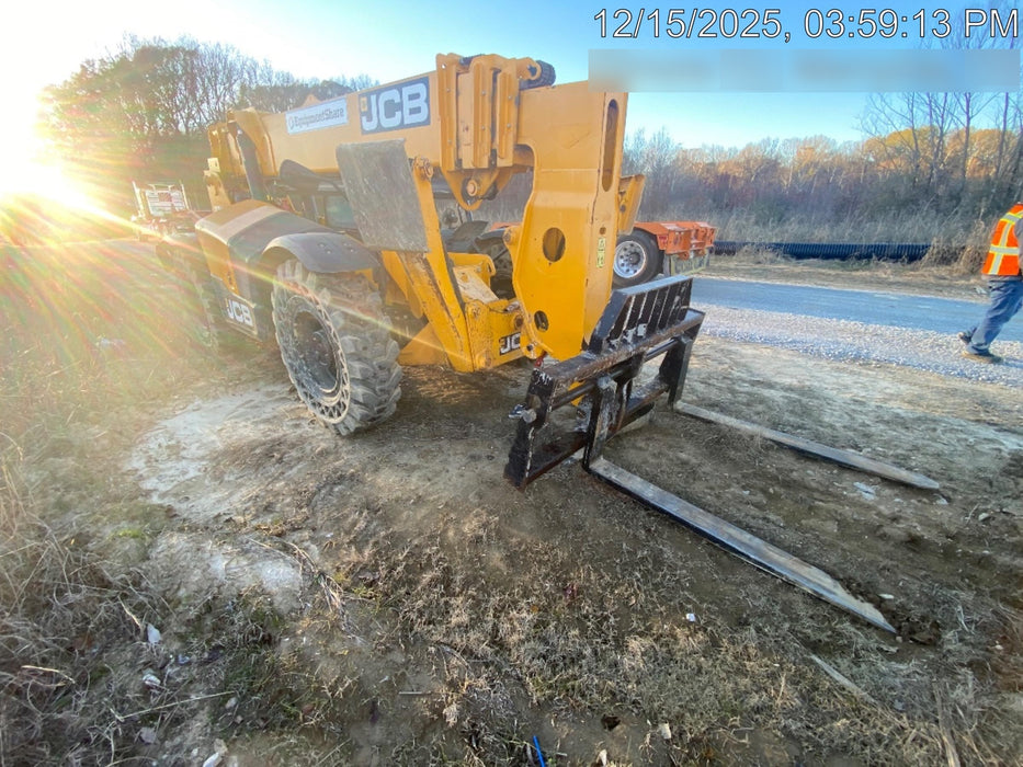 2019 JCB 512-56 Canopy, 109 HP, Solid Tires, STD Worklight, Beacon, Aux Hydraulics, Lifting Eye, Back up Alarm w/66" Carriage/60" Forks