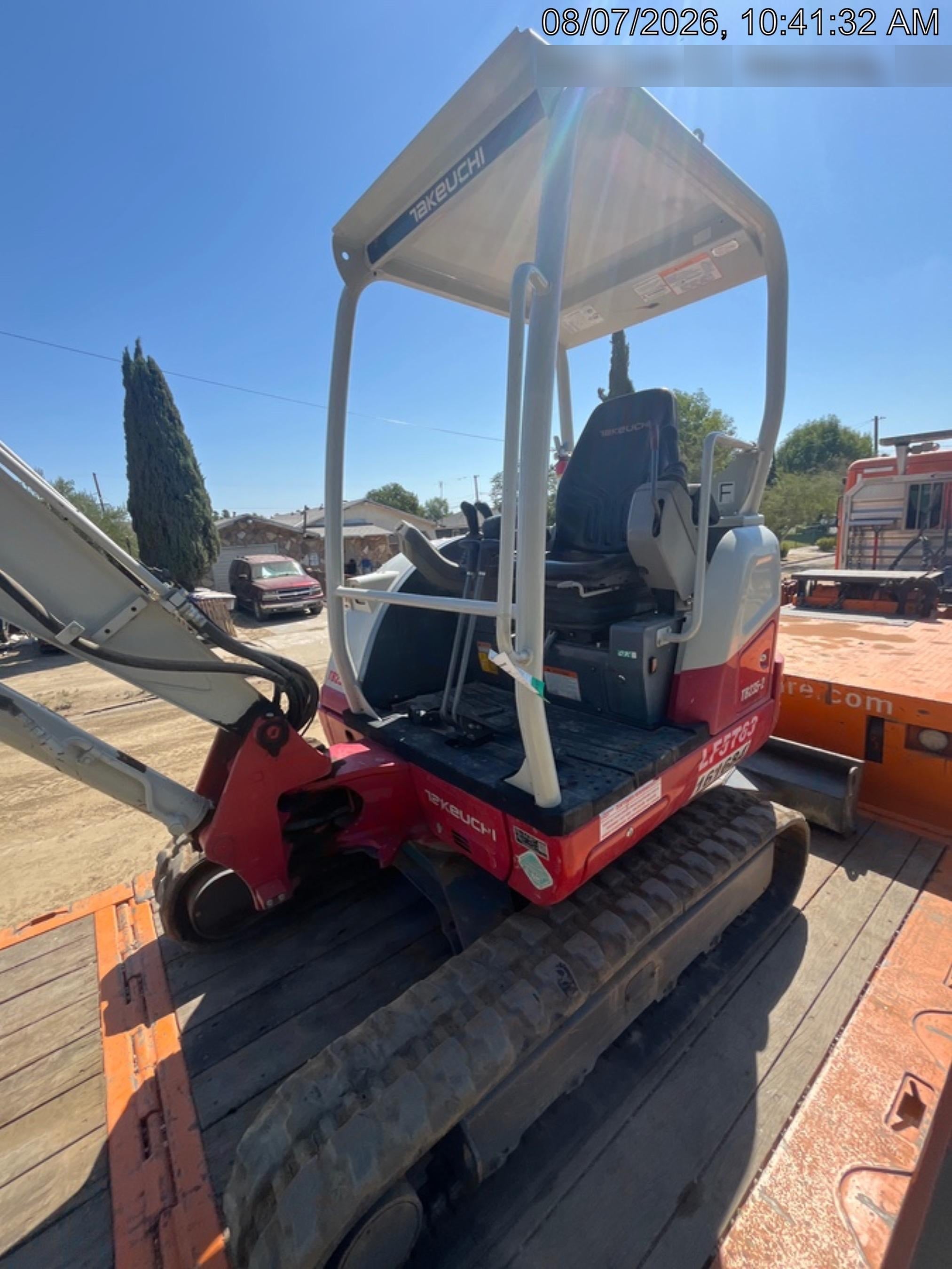 2021 TAKEUCHI TB235-2R