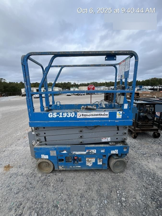 2019 Genie GS-1930 Fixed Rails with Chain Entry