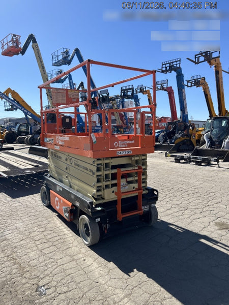 2022 JLG ES3246