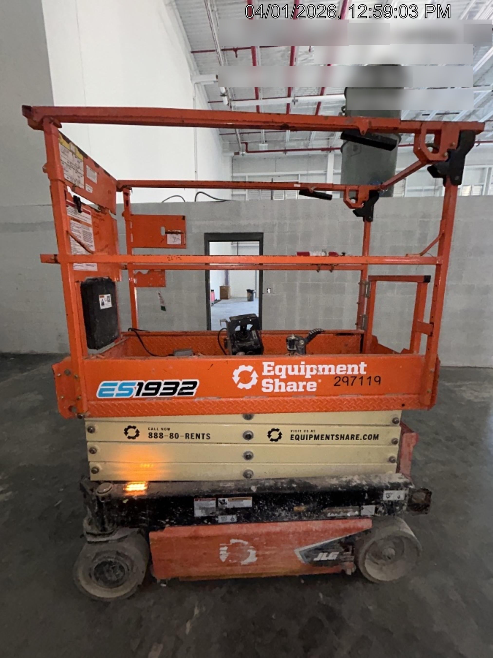 2023 JLG ES1932