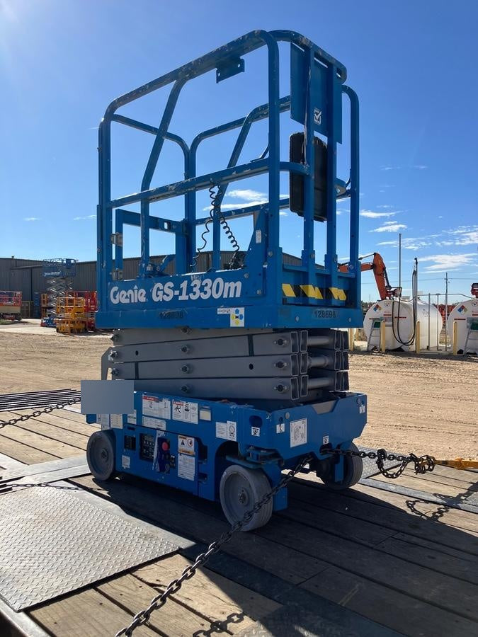2021 GENIE GS-1330m