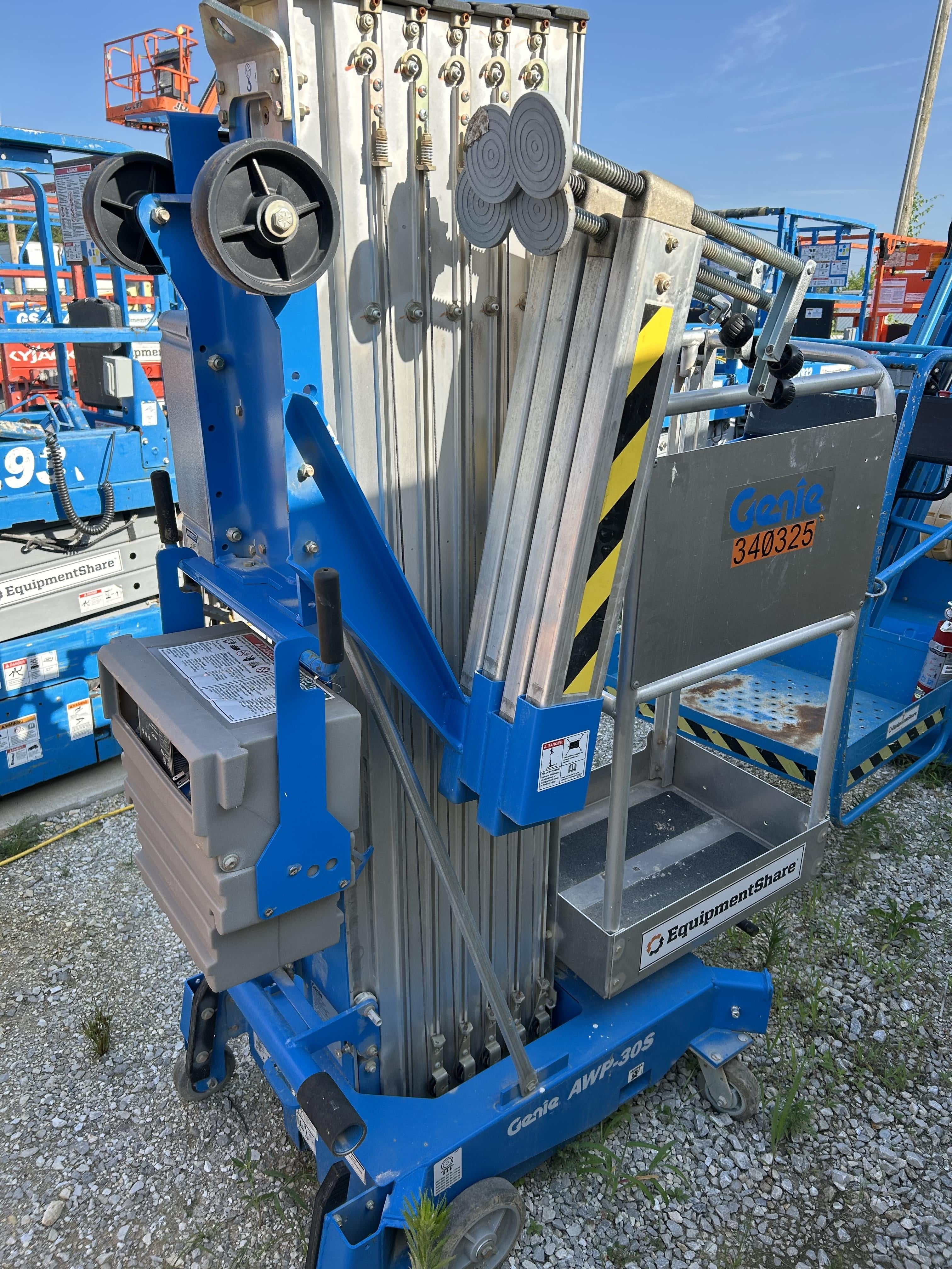 2023 GENIE AWP-30S DC