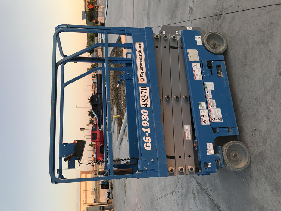 2019 Genie GS-1930 Fixed rails with chain Entry