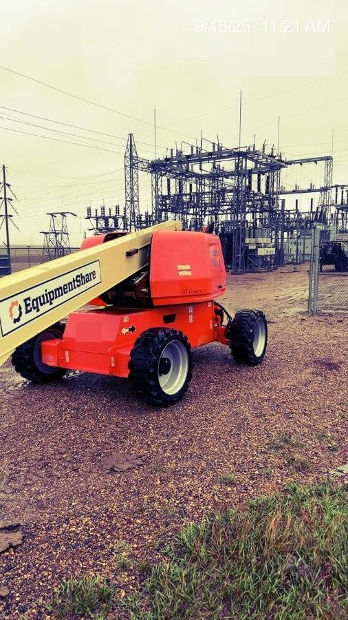 2019 JLG 660SJ