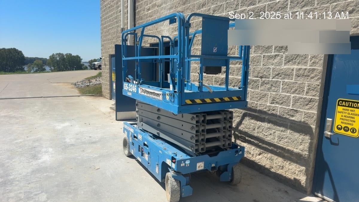 2021 GENIE GS-3246