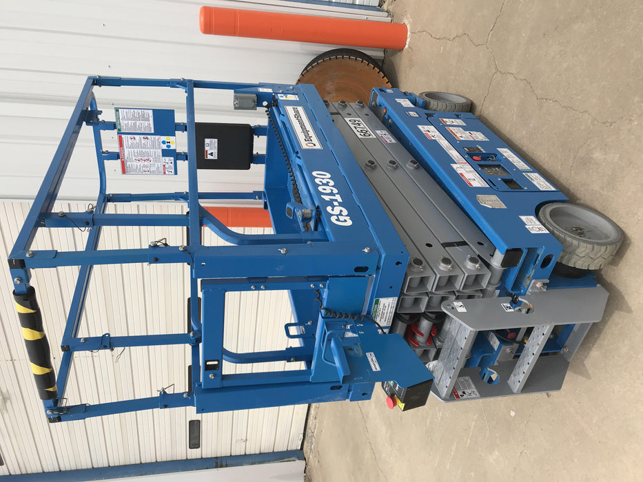 2020 Genie GS-1930 Solid Non Marking Tires, Beacon, Folding rails with half height swing gate