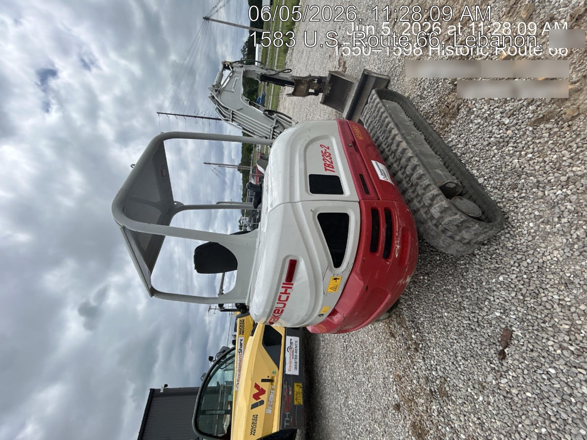 2022 TAKEUCHI TB235-2R