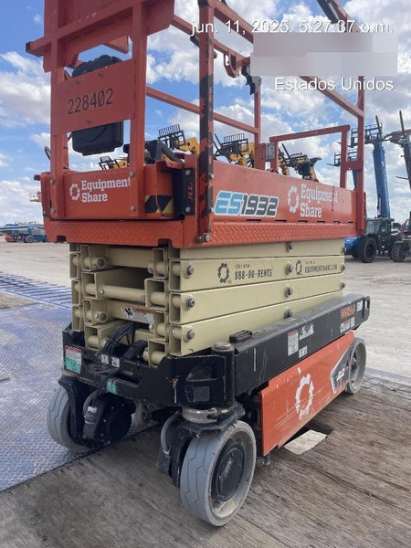 2022 JLG ES1932
