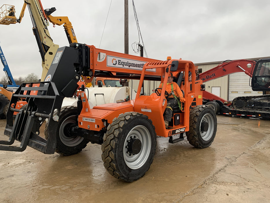 2020 Skytrak 8042 74 Hp, FF Tires, Work Lights, Beacon, Aux Hydraulics, Back up Alarm, Lifting Eye, ES Decals