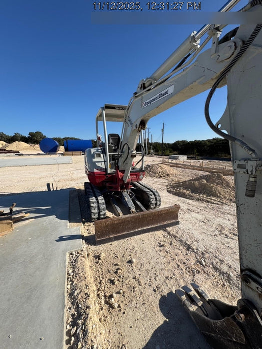 2021 TAKEUCHI TB235-2R