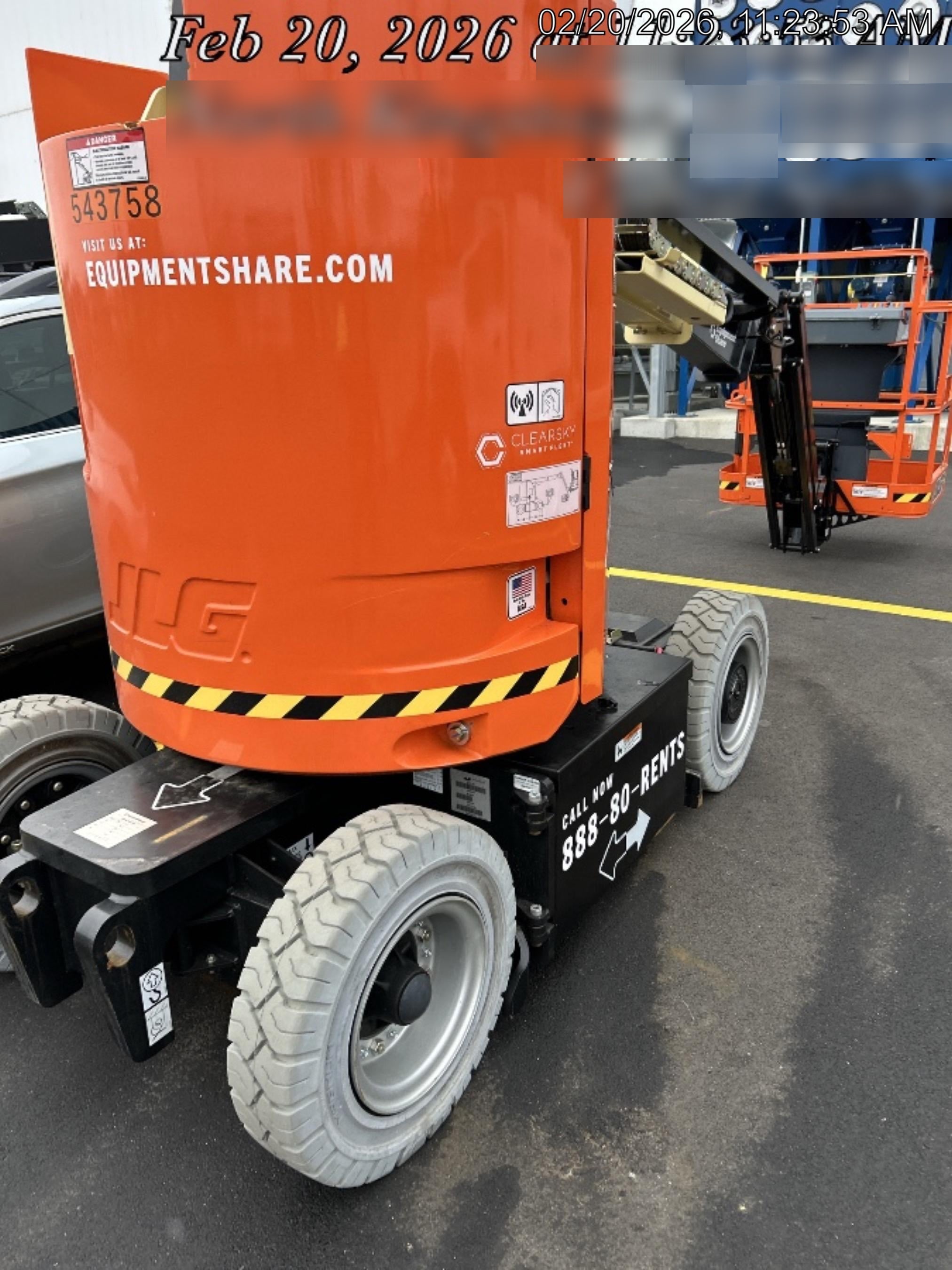 2025 JLG E300AJP
