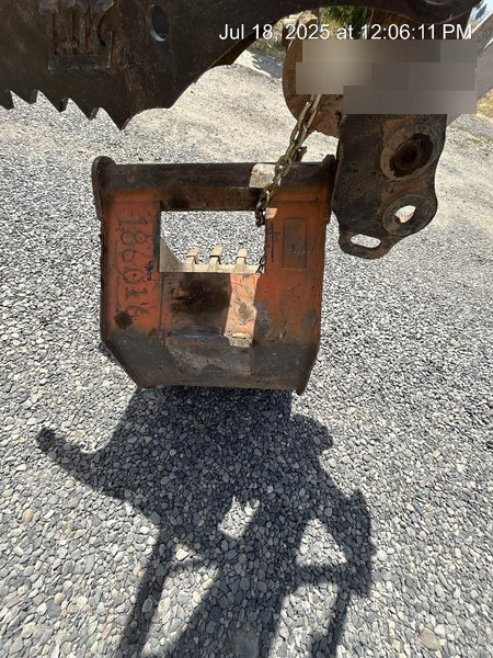 2025 TAKEUCHI 24" Bucket Takeuchi