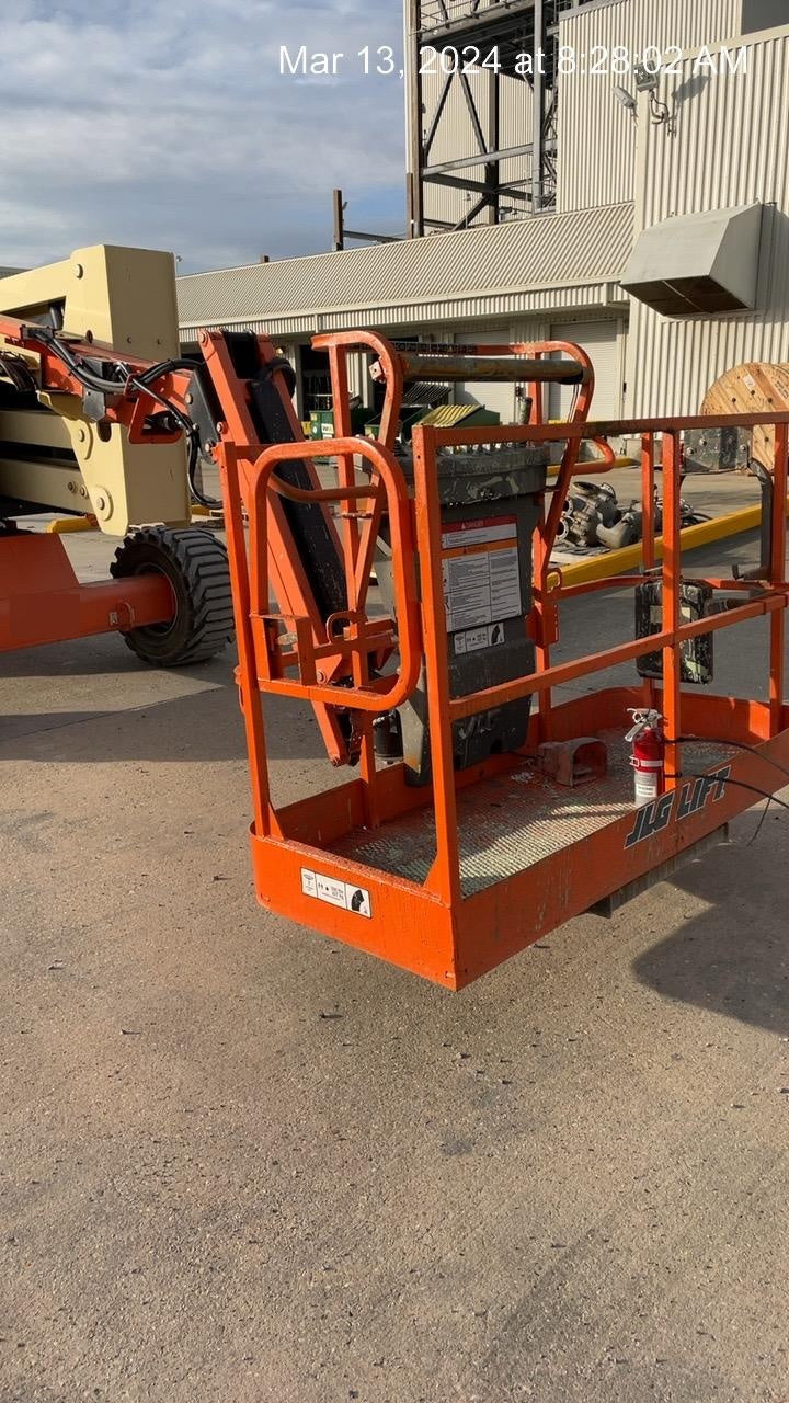 2020 JLG 450AJ